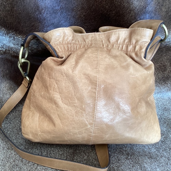 Hillard & Hanson Leather Slouch Drawstring Snap Closure Handbag - Picture 2 of 11